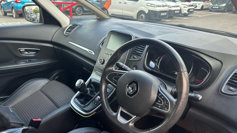 Renault Scenic 1.2 TCE Dynamique Nav 5dr Petrol Estate